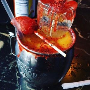 Meet your Posher, Deisy